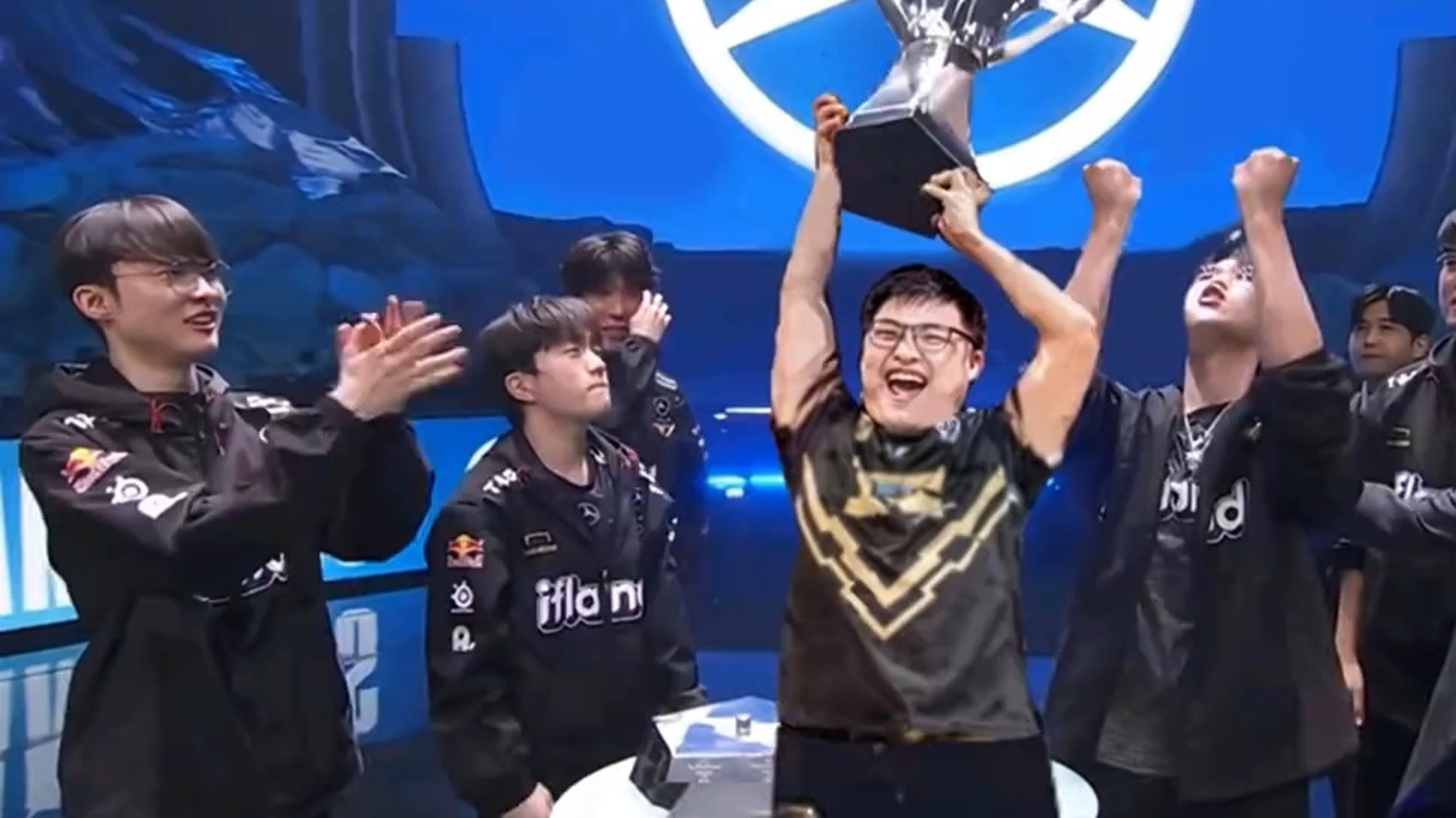 Uzi重返赛场，夺冠首场状态出色，掘金观众沸腾！