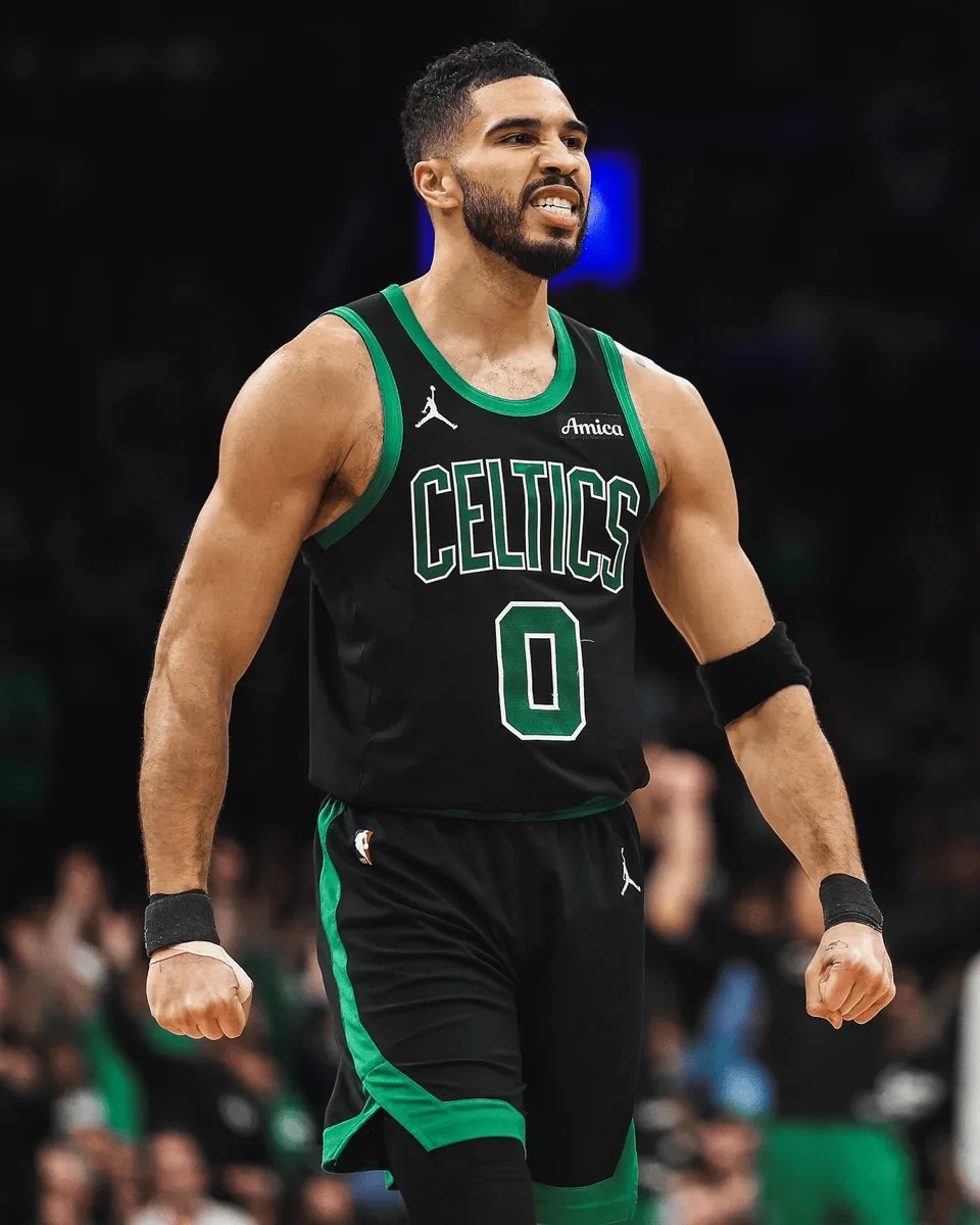 kaiyun-塔图姆迎来十赛季出色发挥，老鹰观众热烈欢呼！的简单介绍-kaiyun