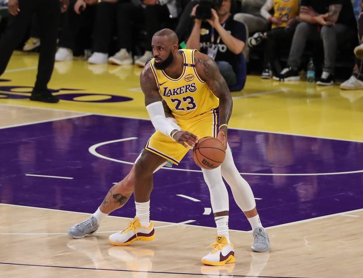 开云体育下载-关于詹姆斯新星比赛局势复杂表现突出，湖人前途光明！全场沸腾不已的信息-开云体育下载