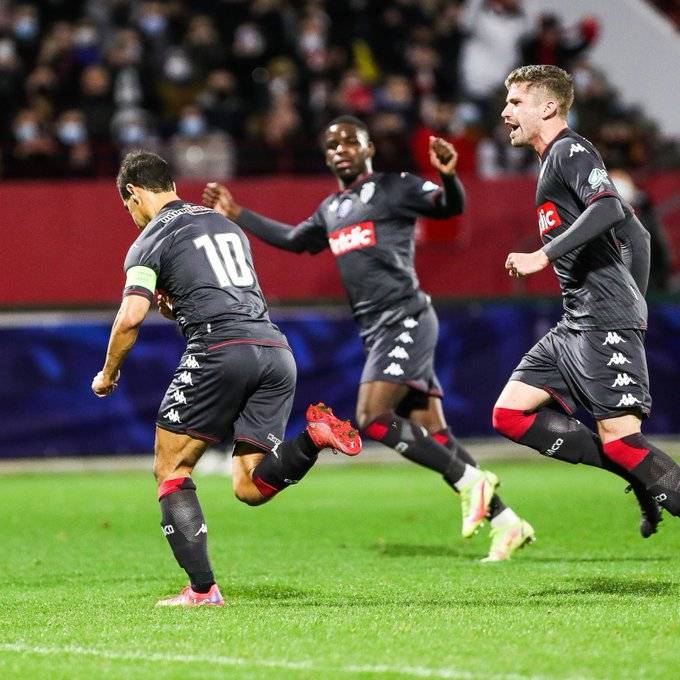 包含这也行？辽宁本钢围绕法甲更衣室发声门兴格拉德巴赫集结日豪取连胜，Karsa与70激战法国队分钟的词条